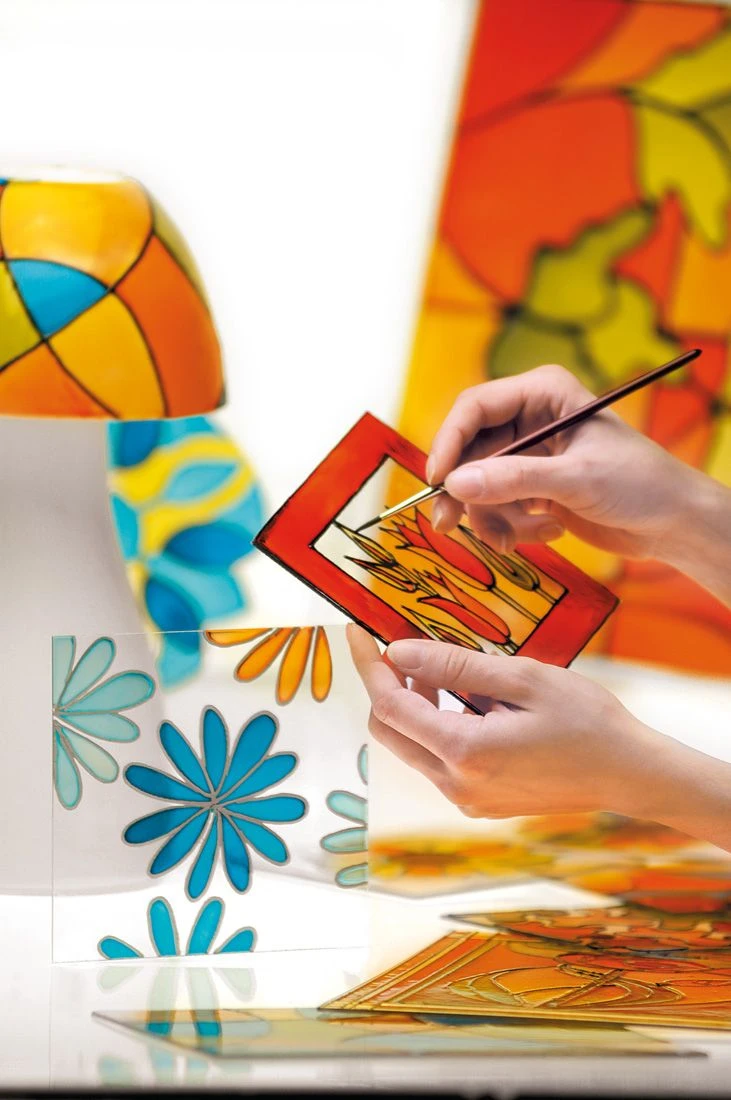 Pebeo Vitrail Glass Paint Assorted 10 X 45ml Box Set 3 Pebeo Vitrail Glass Paint Assorted 10 X 45ml Box Set - Image 3