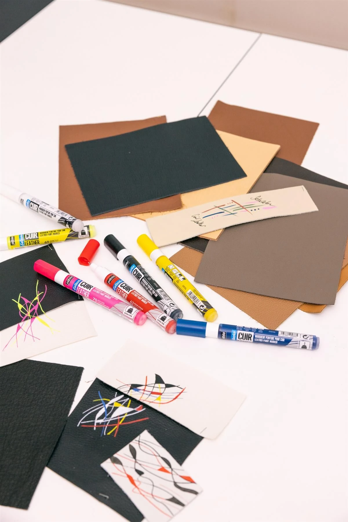 Pebeo Setacolor Leather Marker Primary Set 5pc 3 Pebeo Setacolor Leather Marker Primary Set 5pc - Image 3